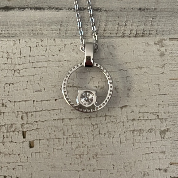 Gorgeous Round Brilliant 1 Carat Moissanite Diamond Pendant Necklace. - Picture 7 of 8